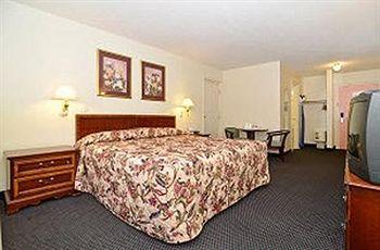 Americas Best Value Inn Chattanooga East Ridge Room photo
